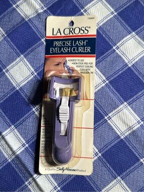 LaCrosse Eyelash Curler - Gold and White